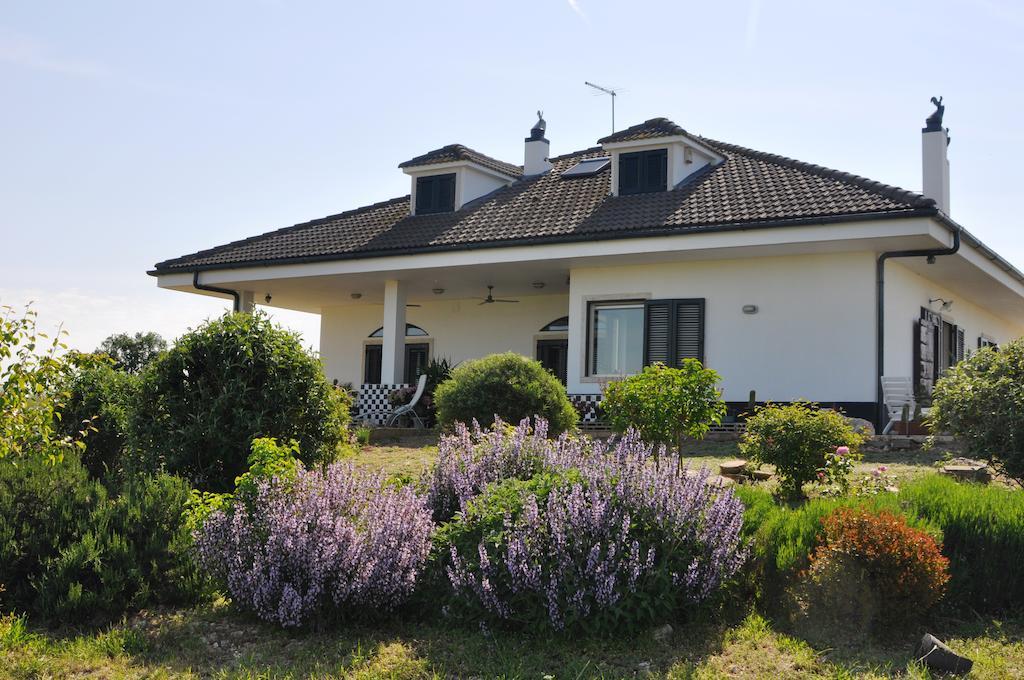 Bed & Breakfast Villa Lavanda Noci Exterior foto